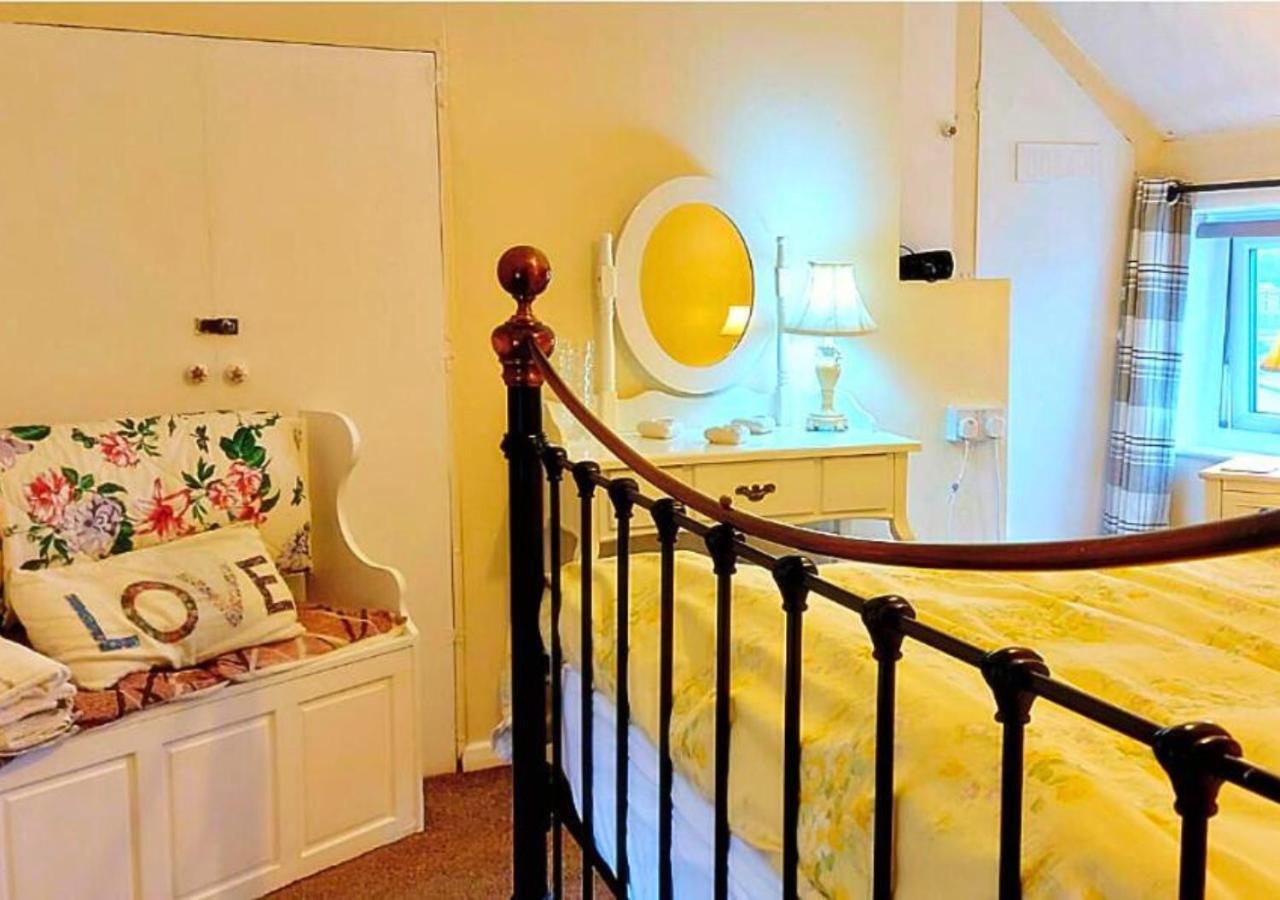 Romantic Lakeside Cottage By The Beach! With Super Cosy Log Burner! The Perfect Escape To Your Home From Home By The Sea! So Relaxing - You Won'T Want To Leave! Pet Friendly! Mablethorpe Exterior foto